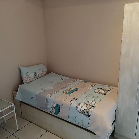 Croeso Guest House Langebaan Exterior foto